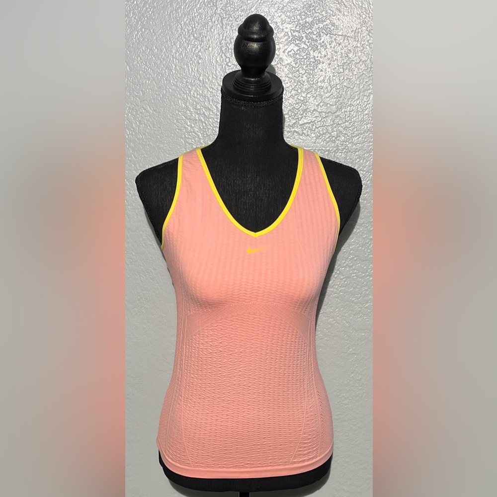 Nike Built-in Bra Workout Top